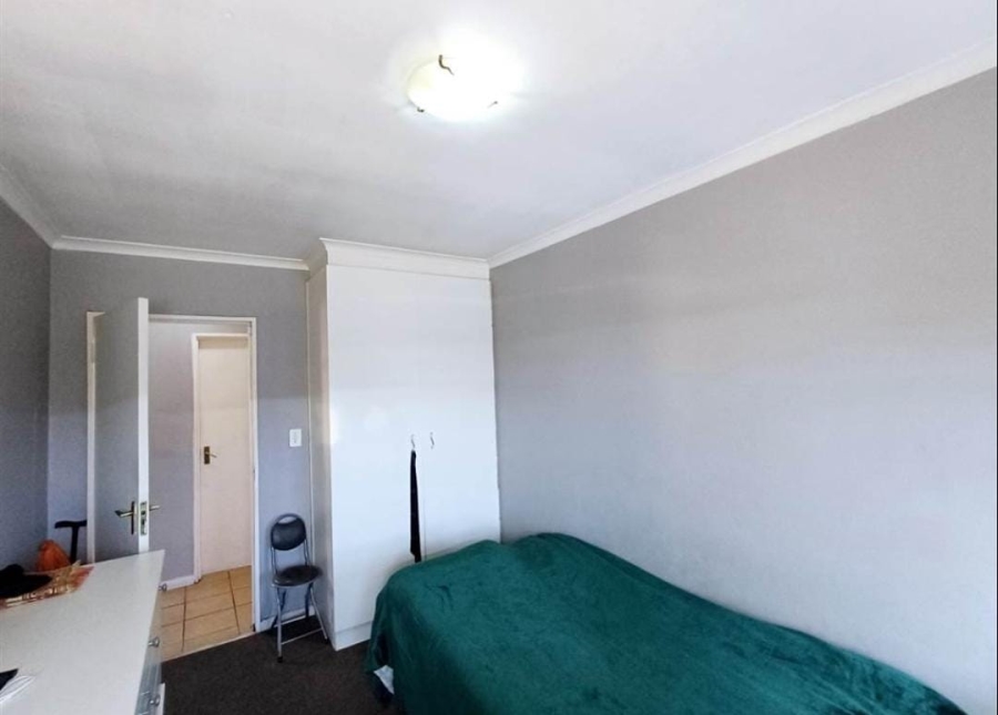 To Let  Bedroom Property for Rent in Surrey Estate Western Cape